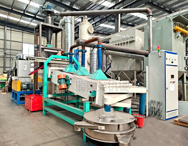 鋰電池回收機(jī)器多少錢？廢舊輪胎粉碎機(jī)多少錢(廢輪胎粉碎生產(chǎn)設(shè)備多少錢一臺(tái))